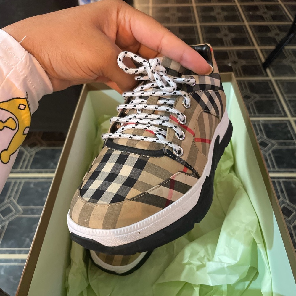 Burberry kids shoes